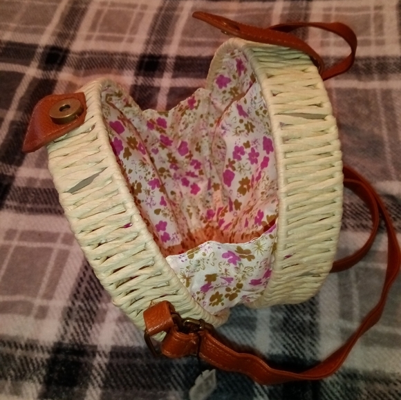 🆕 Round Woven Straw Crossbody Purse Shoulder Bag Vacation Summer Bag - Picture 5 of 15